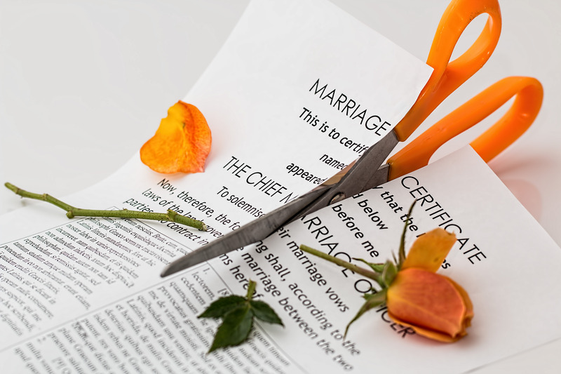 Marital contract ended in divorce leads to mediation by lawyers. 